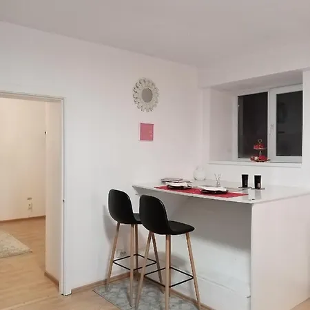 Апартаменти Ultra Central Apartament Брашов